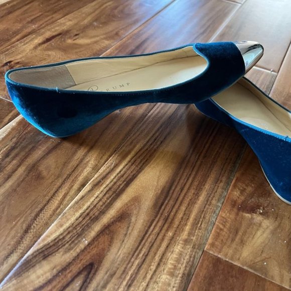 Ivanka Trump Smoking Shoe - Picture 1 of 4